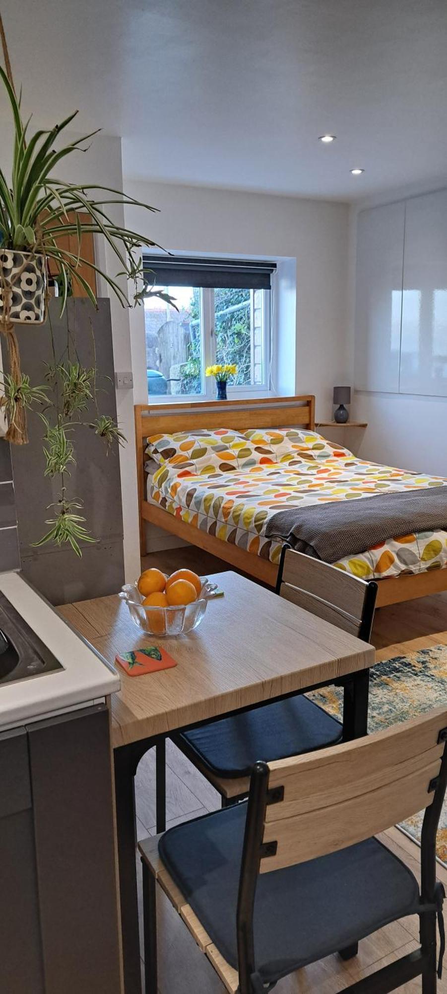 Modern Studio Apartment With Outstanding Views, Sleeps 2 Ньюлин Екстер'єр фото