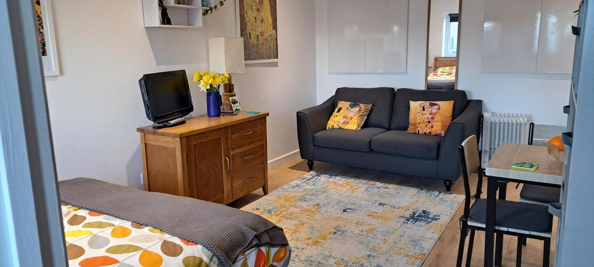 Modern Studio Apartment With Outstanding Views, Sleeps 2 Ньюлин Екстер'єр фото