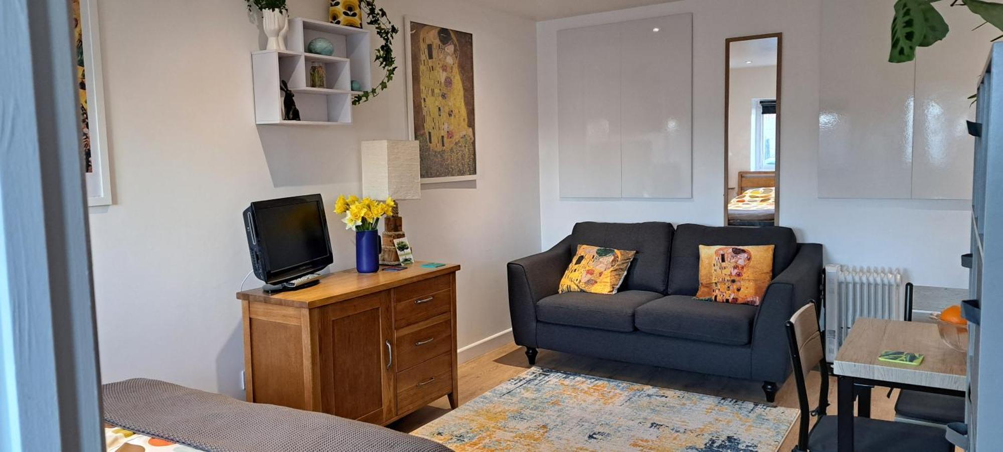 Modern Studio Apartment With Outstanding Views, Sleeps 2 Ньюлин Екстер'єр фото